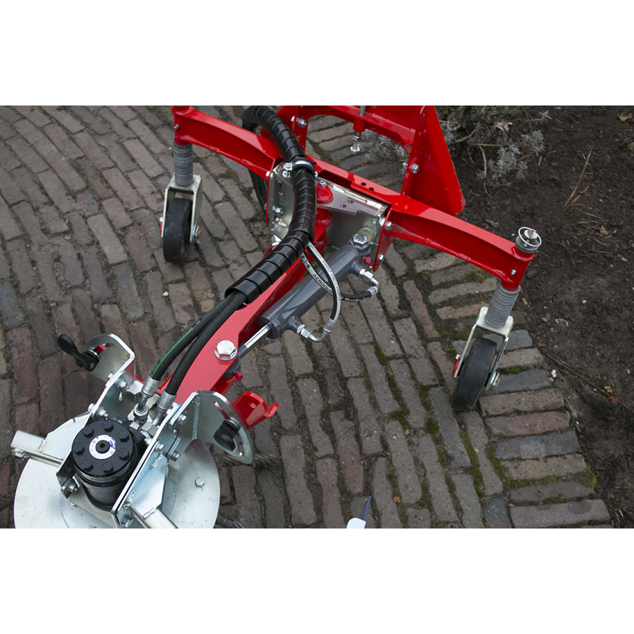 articleImage-imageName-41319-2_Nimos_521080UlRqxUofXvzhE