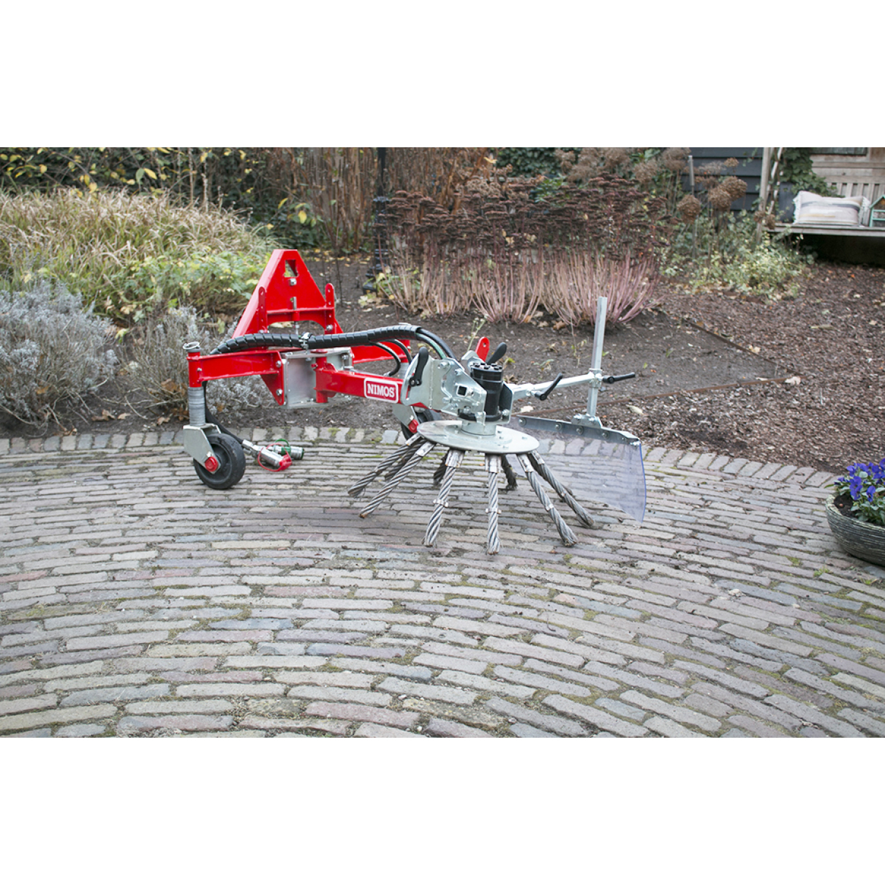 articleImage-imageName-41319-4_Nimos_521080Z8N07pAvoKreE