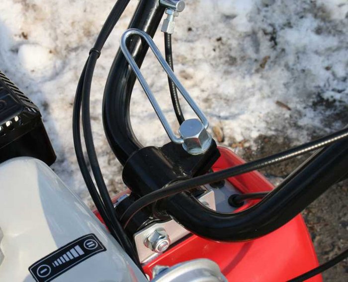 u2896_4271_image-5 Schwingungsgedämpfter und werkzeuglos verstellbarer Lenkholm