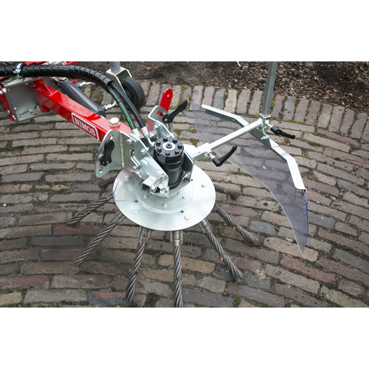 articleImage-imageName-41319-3_Nimos_521080NdFSLAsLwPjlH