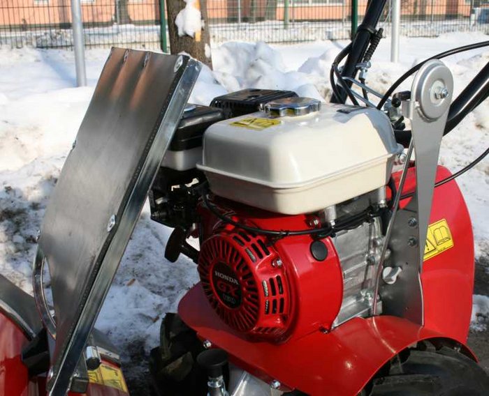 HONDA GX-200 Motor mit Spritzschutz